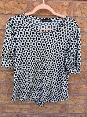 💫4/$25 • Kim & Cami Retro Daisy Print Puff Sleeve Top